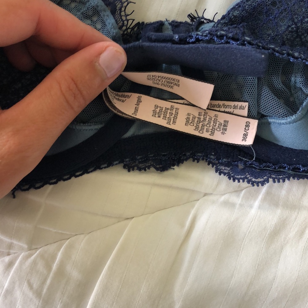 Lacy bra - Picture 2 of 3